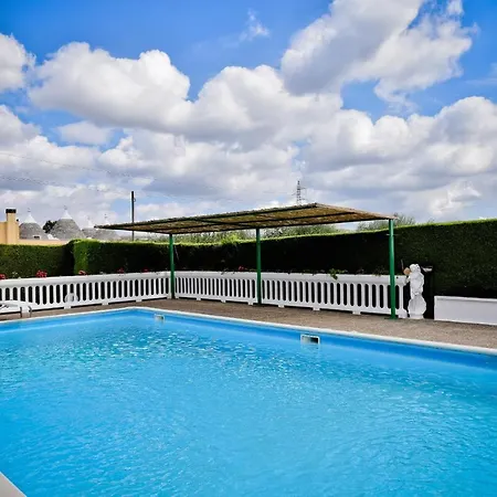 I Cinque Trulli With Swimming Pool